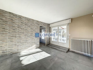 Appartement à louer 5 pièces 92 m²