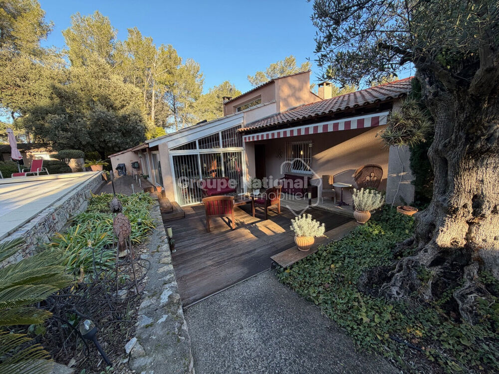 Langlade Villa 4chbres bureau sur 1607m2 avec piscine