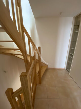  Maison à louer 4 pièces 77 m²