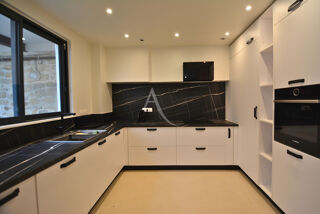  Appartement à louer 3 pièces 87 m²