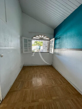  Maison à louer 3 pièces 138 m²