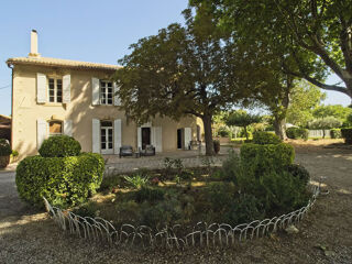  Villa � louer 7 pi�ces 189 m� Saint chamas