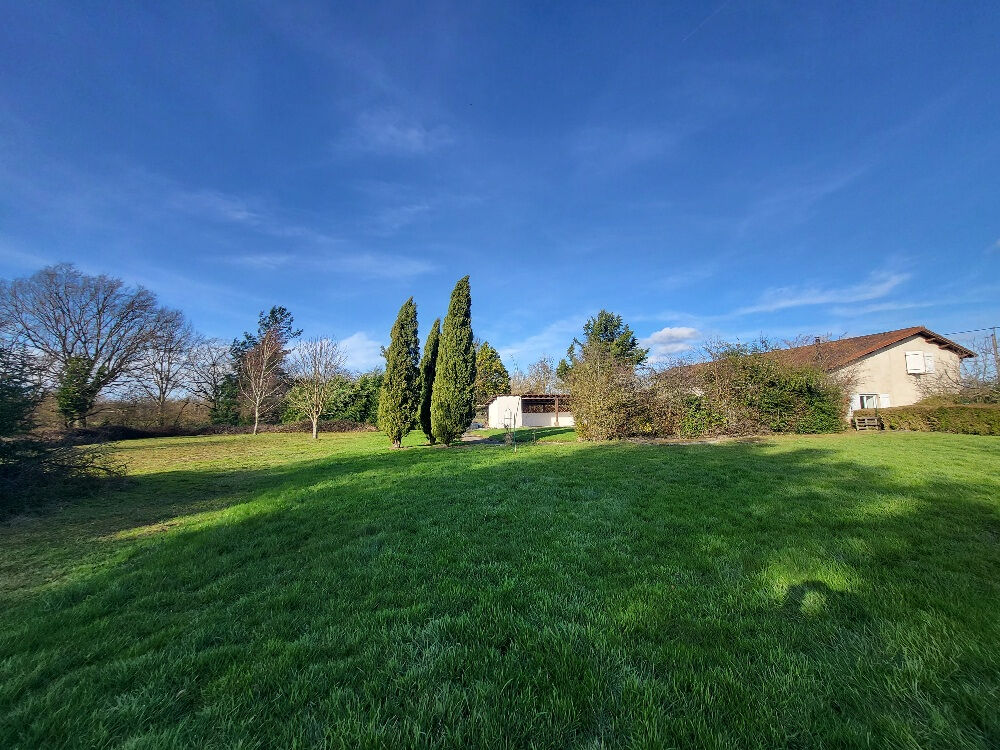 Magnifique bâtisse de 272 m² sur 1.2 hectares de terrain clos
