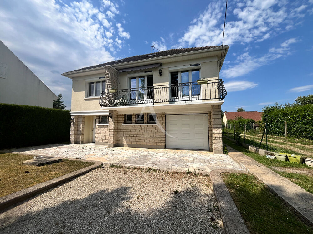 Maison traditionnelle 4 chambres sous sol total SAINT ARNOULT EN YVELINES
