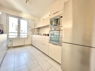  Appartement à louer 4 pièces 111 m²