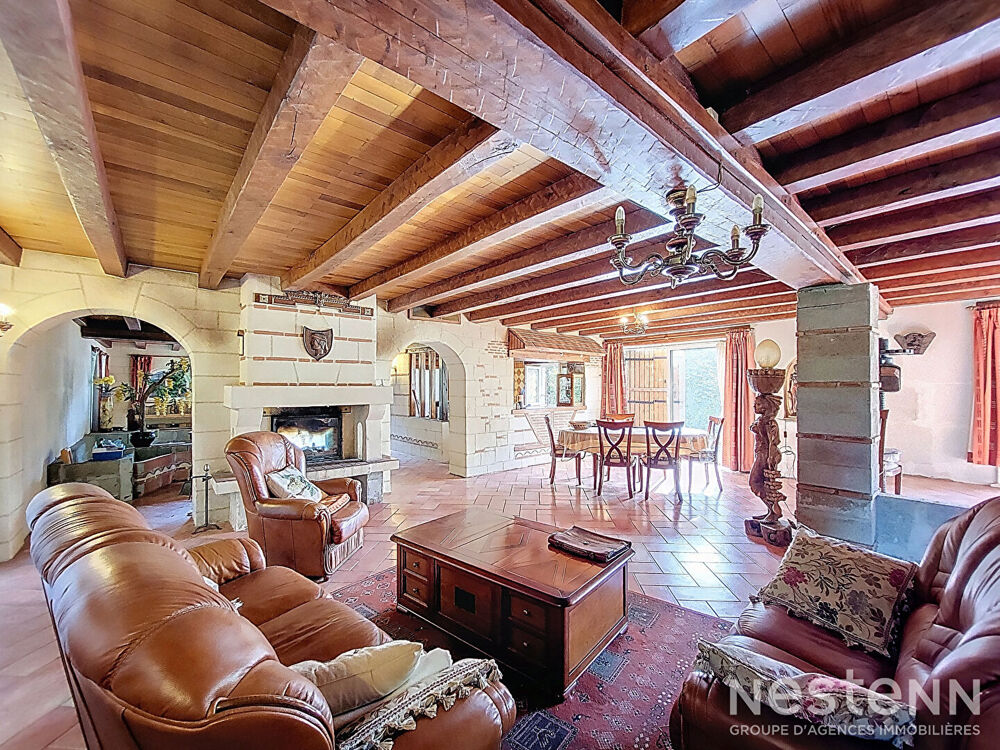À vendre Propriété avec Maison en pierre de 280 m² avec et parc de 7 hectares avec lac à Mézin