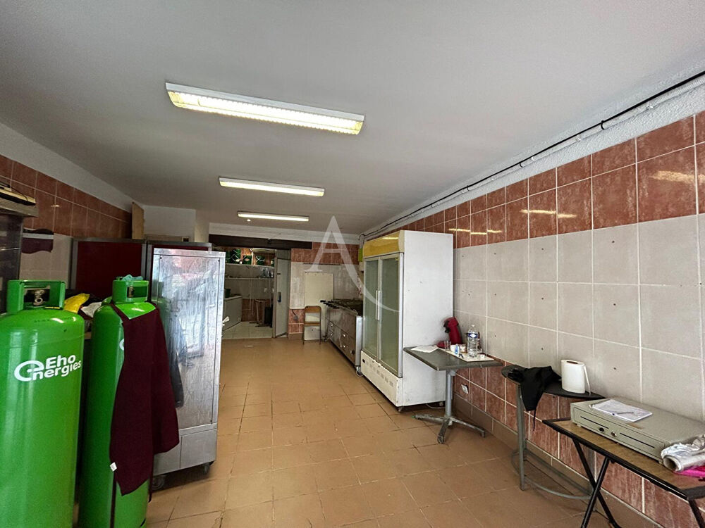   Local commercial 46m2 et cave de 25m2 en sous sol Elne emplacement idéal ! Elne