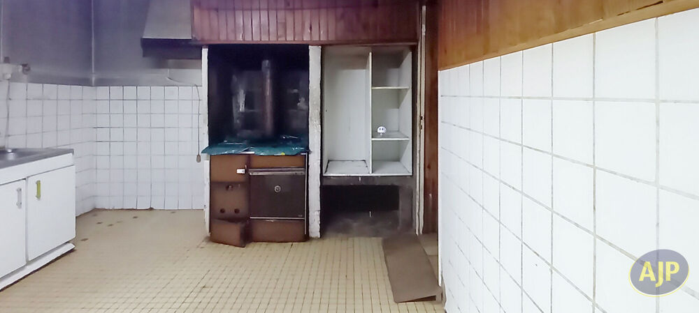 ROUGE : Maison à rénover 5 pièces