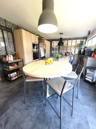  Maison � vendre 10 pi�ces 200 m�