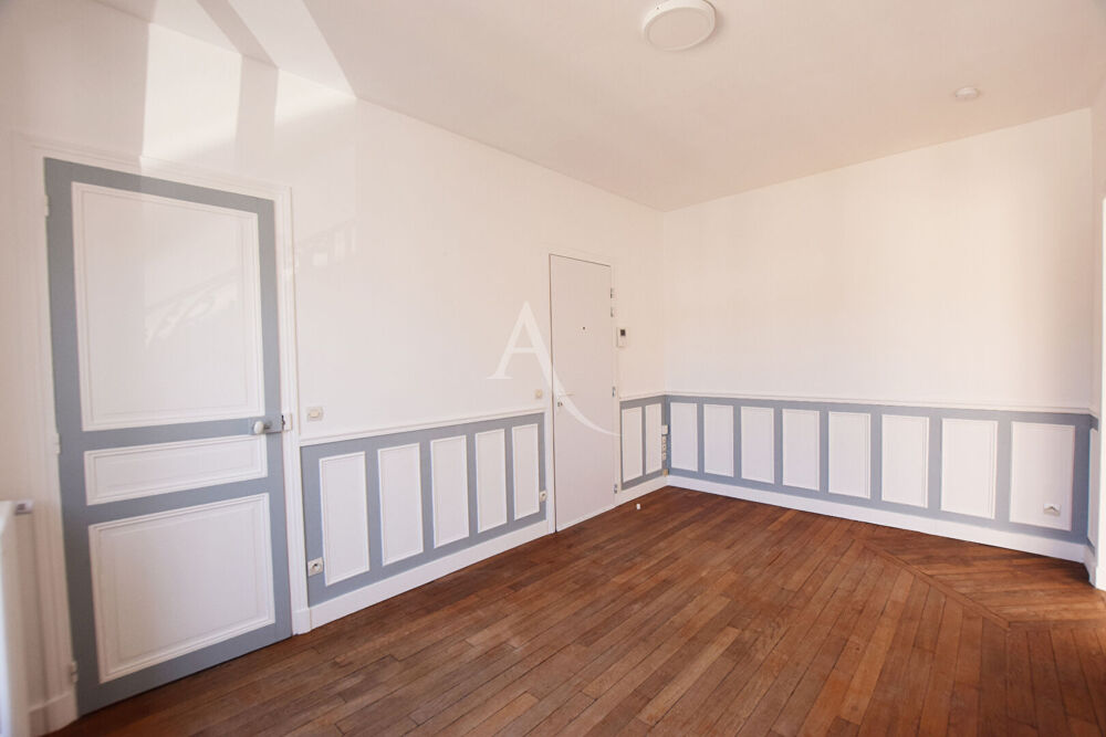 Location Appartement NANGIS CENTRE-VILLE, APPARTEMENT 2 PIECES 36 M² ENVIRON, 1ER ETAGE 695 EUR CHARGES COMPRISES DONT EAU ET CHAUFFAGE Nangis