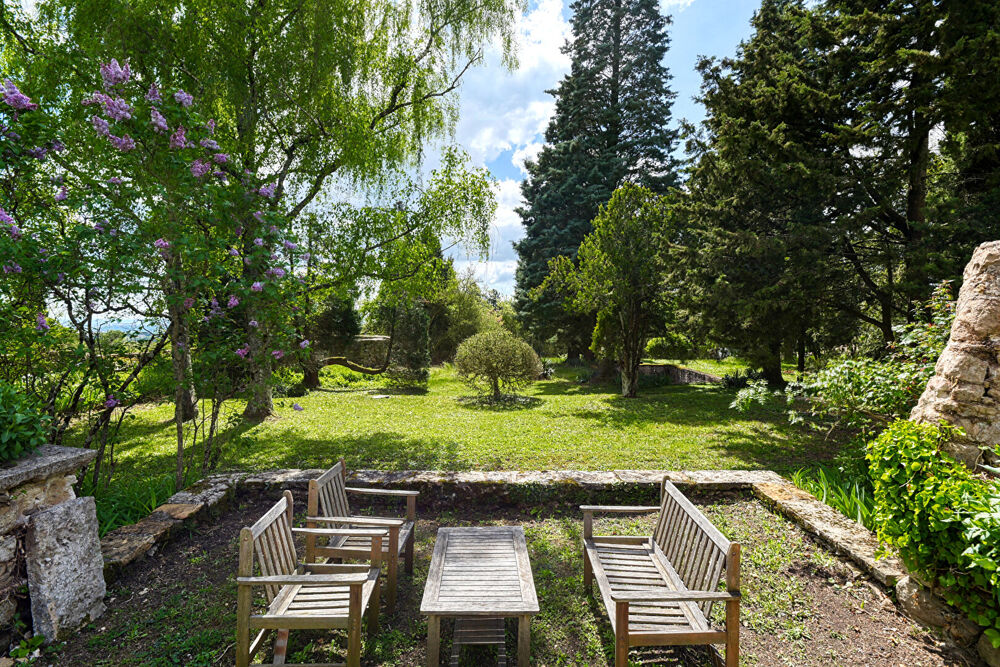 Vente Maison Limonest - Bâtisse d'exception 436m2 avec dépendances - Terrain 7660m2 Limonest