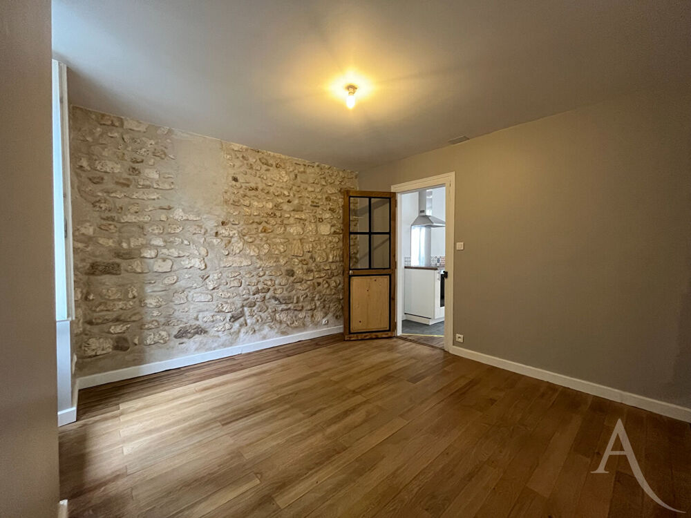 Location Appartement Appartement rénové 2 pièces hyper centre ville de Bourges ! Bourges