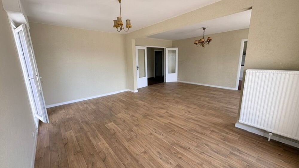 Location Appartement T5 + CUISINE GARAGE CAVE PARKING Albertville