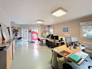   Local d'activité Merignac 81.67 m2 MERIGNAC CENTRE Merignac