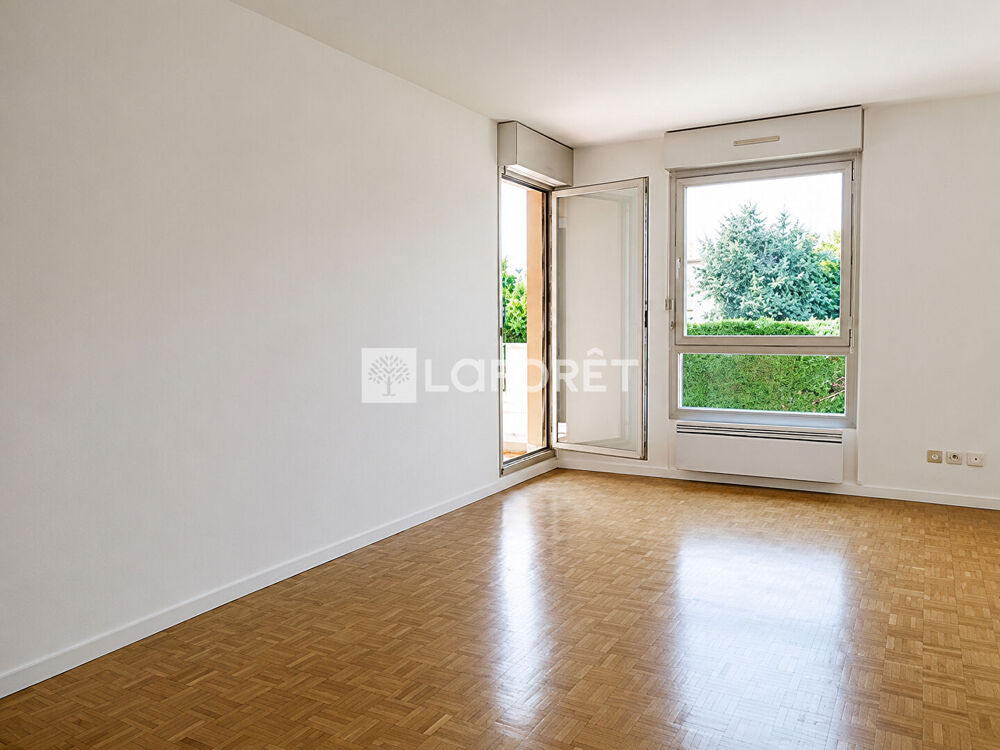 Location Appartement Appartement T2 rénové et équipé avec balcon, cave et parking Bourg en bresse