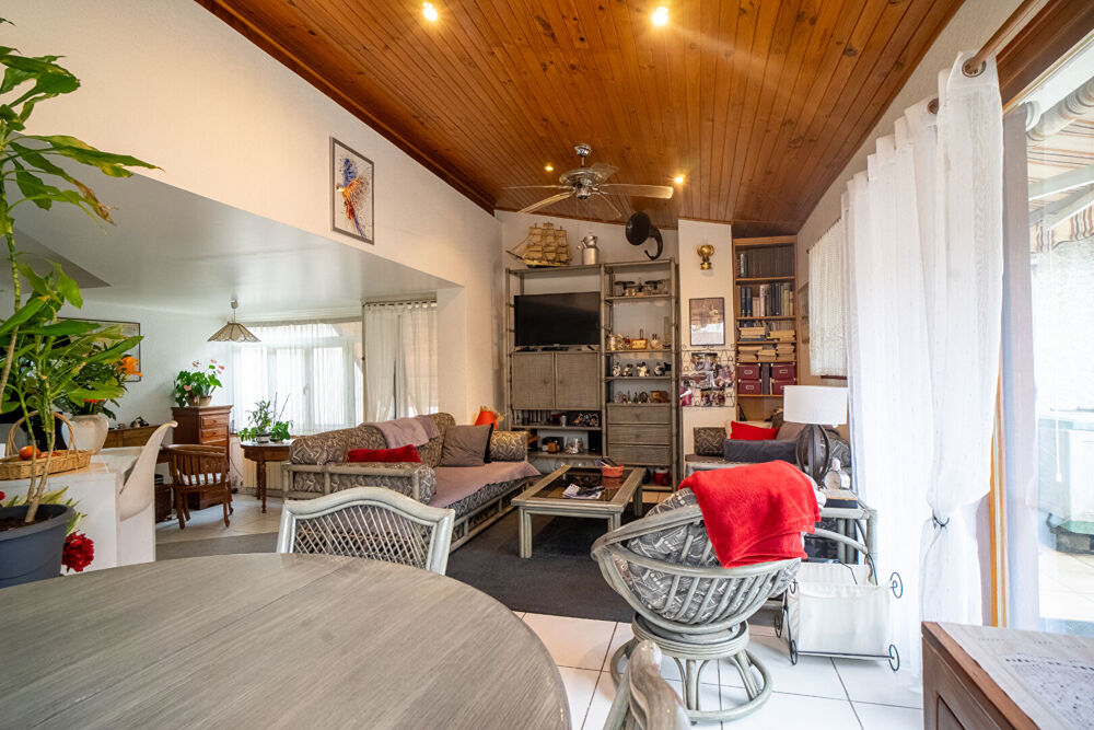 Maison 10 pièces 270 m² · à Fontaine · 270 m² · 299 000 €