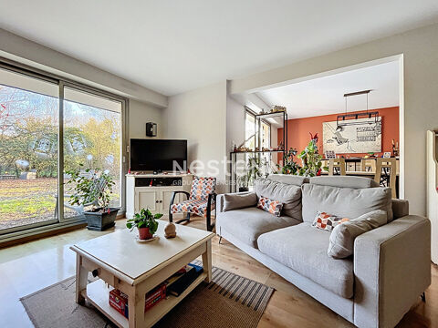   A vendre - Maison de 114 m� avec 4 chambres, garage et jardin (terrain de 1200 m�) dans le bourg de Soulaines-sur-Aubance Maison - 6 pi�ce(s) - 114 m�