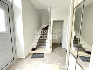  Maison à louer 6 pièces 148 m²