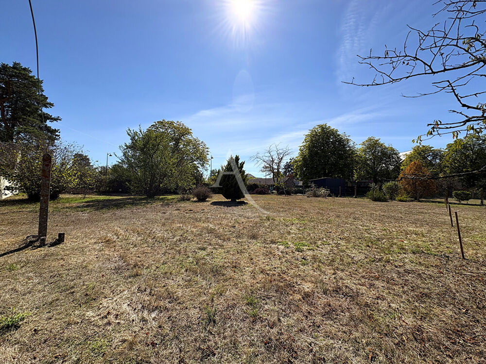 Vente Terrain Terrain constructible  837 m2 Les montils