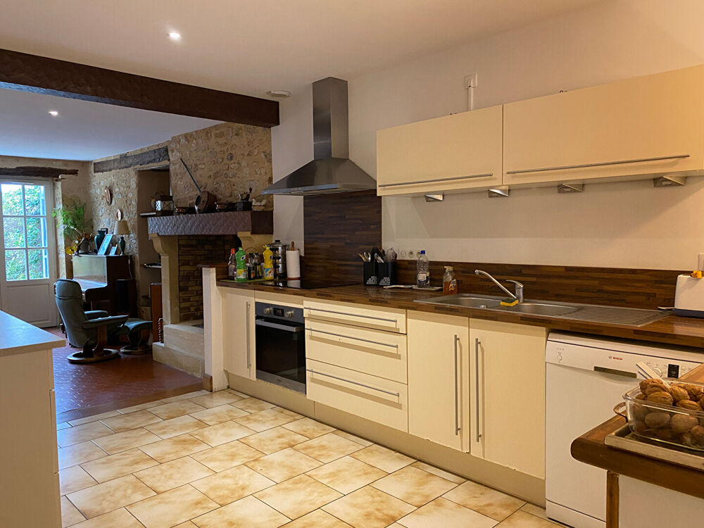 Maison Monpazier 7 pièce(s) 210 m2 avec Grange et Cour pavée fleurie