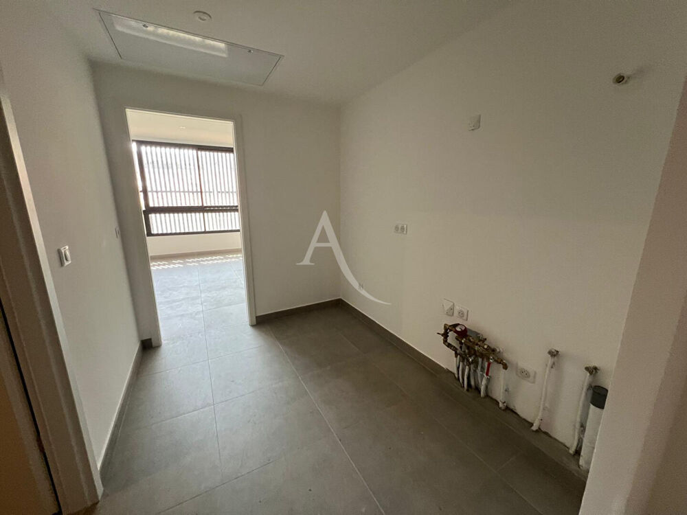 Vente Appartement Grand studio à proximité immédiate de Cannes Banane, des commerces et des plages Cannes