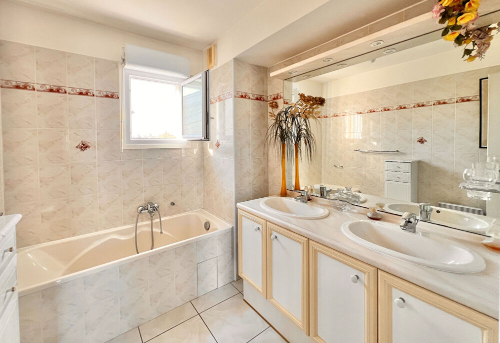 � vendre  Appartement Saint-Rapha�l (83700)