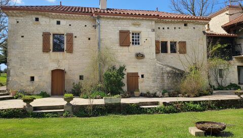   Domaine de caract�re id�al activit� d'accueil - Calme absolu, charme et fort potentiel touristique Villa - 10 pi�ce(s) - 469 m�