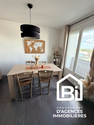  Appartement à louer 3 pièces 73 m²