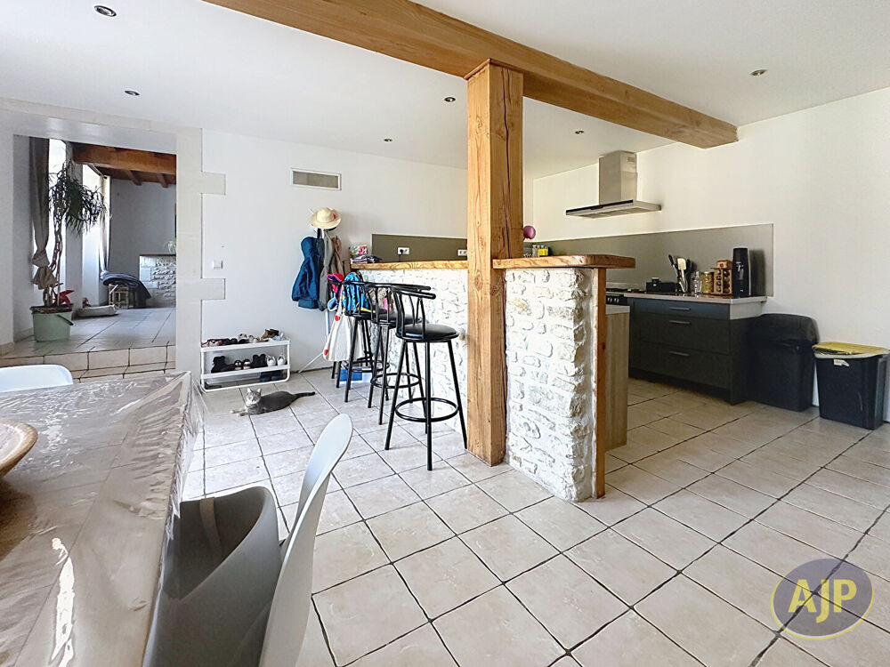 Maison Echebrune 5 pièce(s) 116 m2
