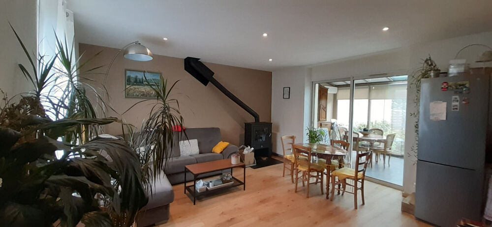 Firminy Centre - Charmante Maison de Ville avec Véranda et Jardin Clos