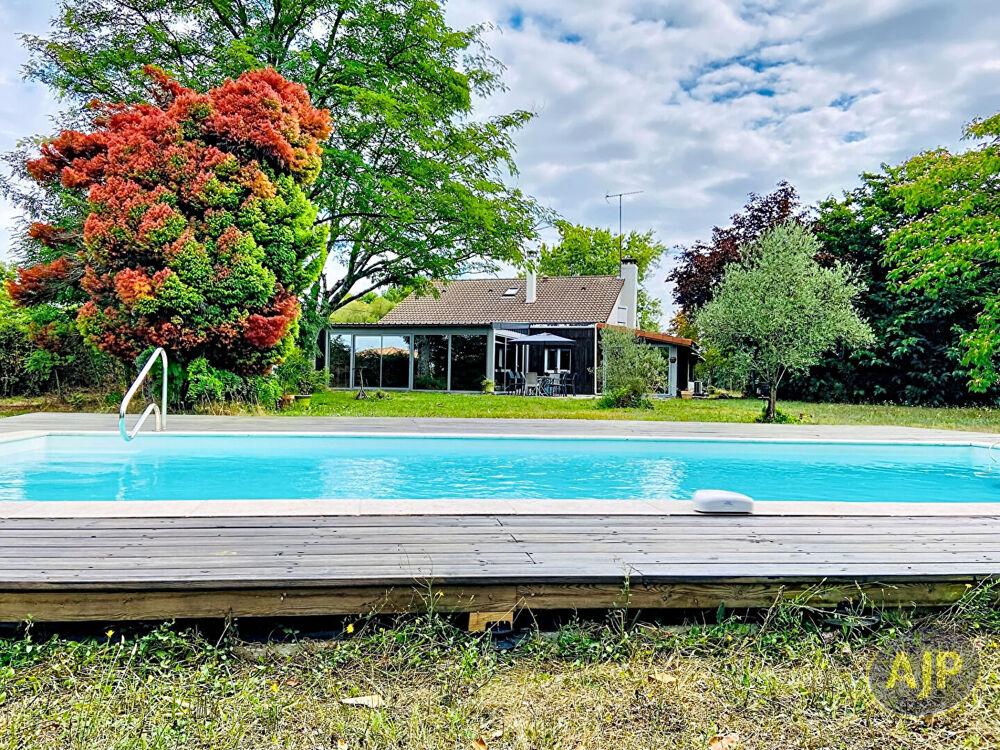 Gaillan - Landaise rénovée de 214m2 avec piscine !
