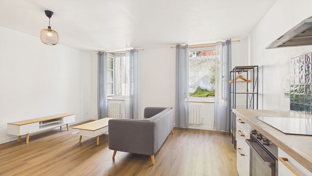 Vente Appartement BAYONNE -SAINT-ESPRIT - RUE SAINTE-CATHERINE 229 000  FAI -T3 de 58,18 m² - 2 chambres ? entièrement rénové ? DPE C Bayonne