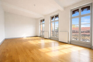  Appartement � louer 4 pi�ces 165 m�