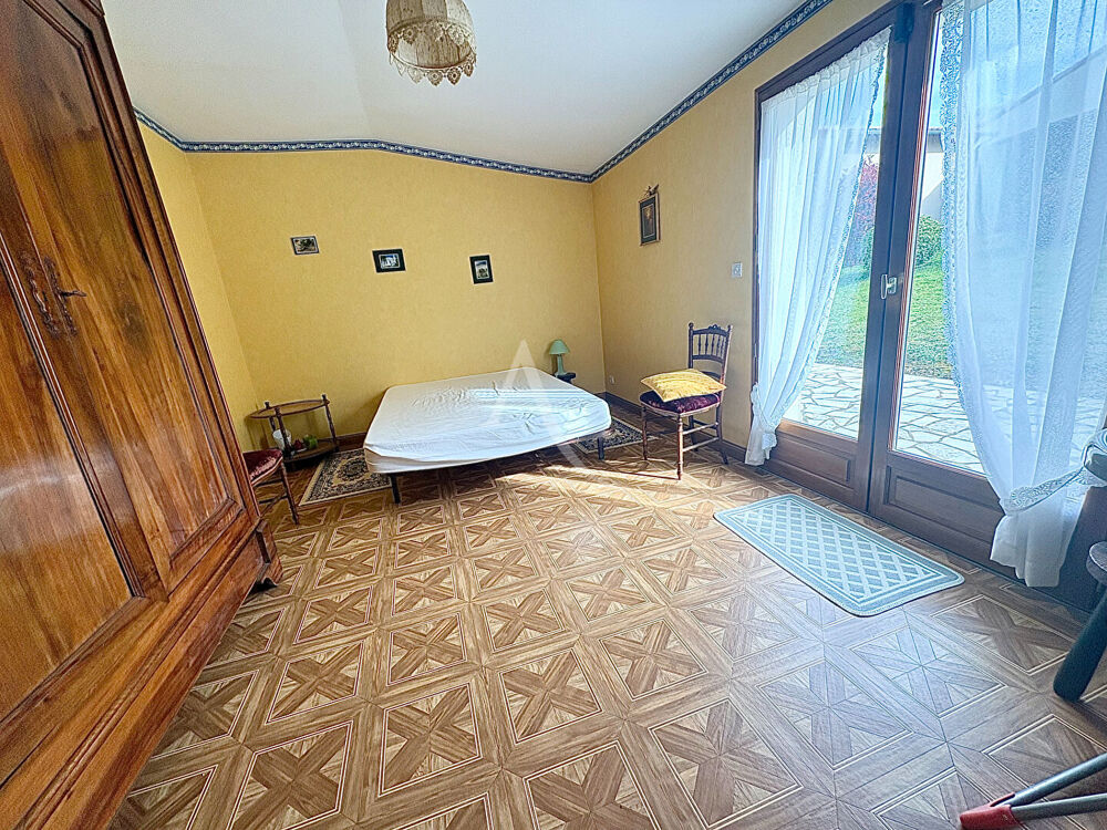 Maison Montmorillon 8 pièce(s) 153.57 m2