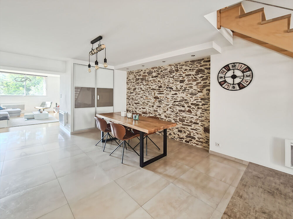 Vente Maison Maison sur 2 niveaux 131.71 m2 habitables + garage Beaupreau