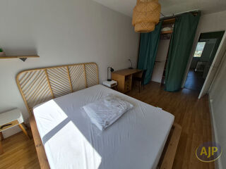  Appartement à louer 4 pièces 79 m²