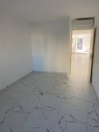  Appartement à louer 4 pièces 100 m²