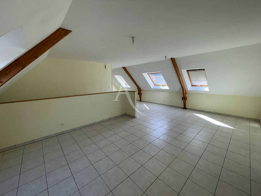 Location Appartement A LOUER CHAMPIGNE Appt T4 de 74 m2 avec garage et sans extérieur Champigne