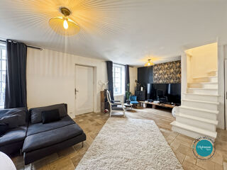  Maison à vendre 15 + pièces 427 m²