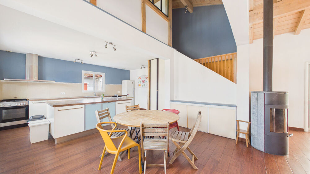 Vente Maison LARRESSORE - Maison familiale 4 chambres avec piscine et garage Larressore