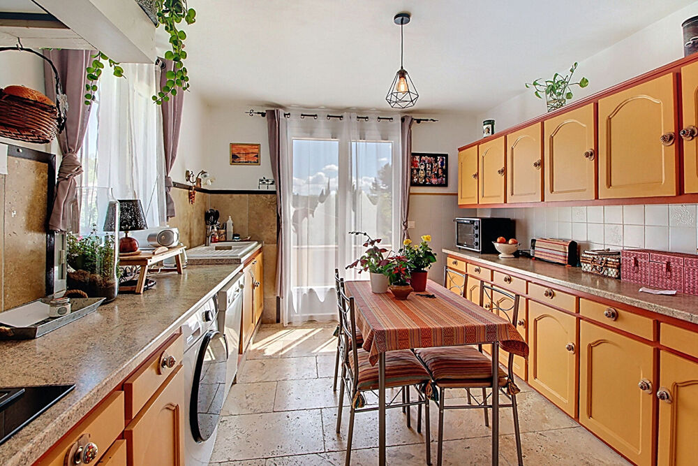 Vente Maison A VENDRE EN EXCLUSIVITE ! À  SAINT ANTONIN DU VAR Maison - 6 pièces 153 m2 sur un terrain de  1200 m2 avec piscine Saint antonin du var