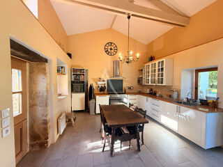  Maison  vendre 7 pices 330 m