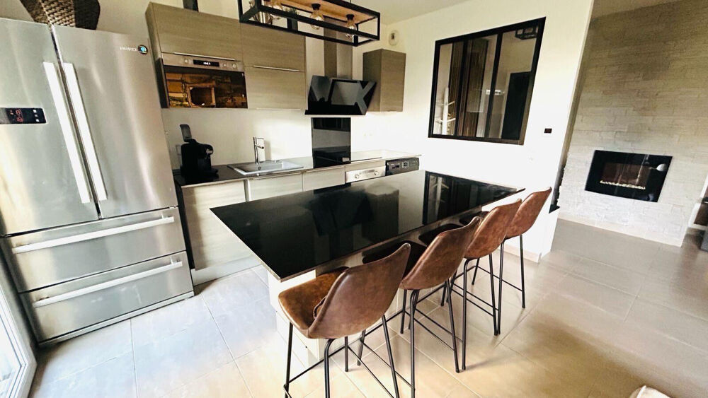 Vente Appartement Rare : appartement T3 avec terrasse de 25 m², lumineux, parking, résidence sécurisée Bussy saint georges