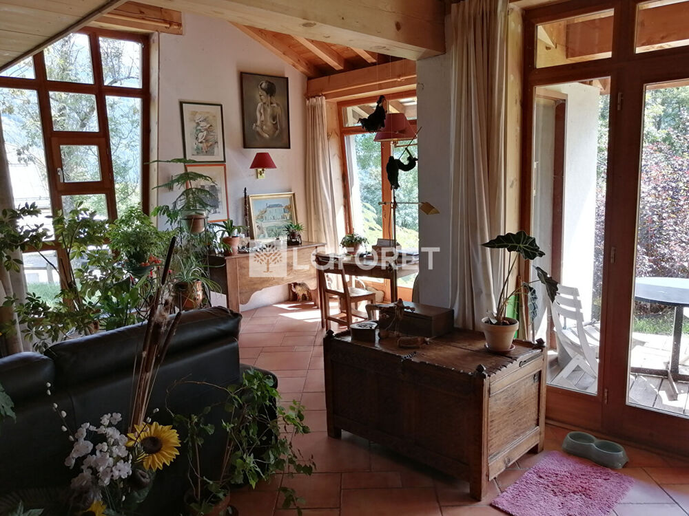 Vente Maison Maison Les Chapelles 5 pièce(s) 149.74 m2 Les chapelles