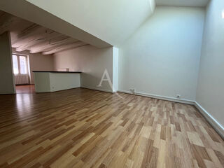  Appartement à louer 4 pièces 73 m²