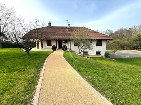   Loue Viriat, belle Maison cossue de 174.64 m� + triple garage beau terrain arbor� Maison - 5 pi�ce(s)