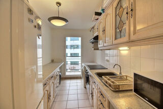 Vente Appartement Appartement  3 pièces 64.34 m2 double exposition, avec deux balcons et un parking couvert Massy