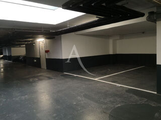  Parking / Garage à louer 2 pièces 