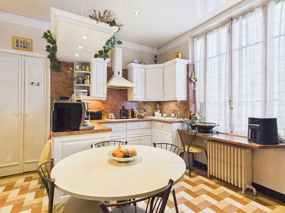 � vendre  Villa Lyon 8