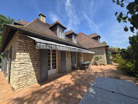   MAISON PÉRIGOURDINE EN PIERRE PRESTATIONS HAUT DE GAMME ET PARC ARBORÉ Maison - 8 pièce(s) - 254 m²